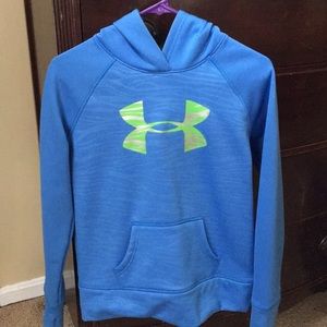 Girls size YL Under Amour Sweatshirt barely worn.